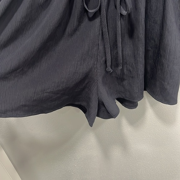 Color Thread, Black Romper Button Back oyster buttons - Picture 5 of 6